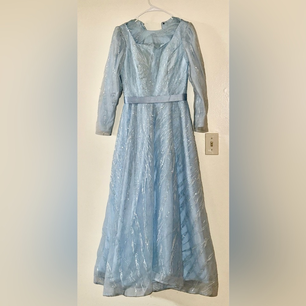 Classic Long Sleeve Light Blue Evening Dress